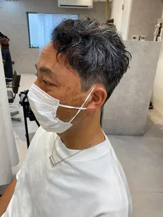 パーマ メンズ 似合う髪型見つけます AYAKAのヘアスタイル