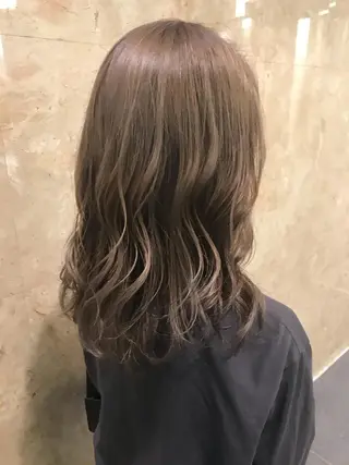 ミディアム カラー Ryo ／透明感カラーのヘアスタイル