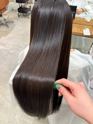 ロング 𝐚𝐲𝐚𝐧𝐞 /美髪/透明感カラーのヘアスタイル