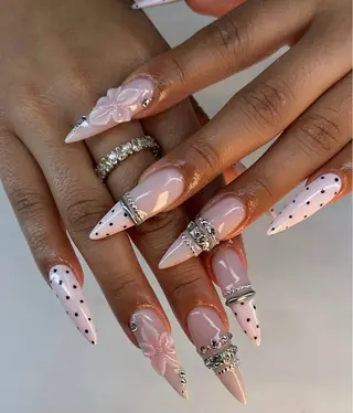 ネイル Aria Nail Beautyのネイルデザイン