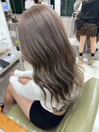ロング 佐野 悠のヘアスタイル