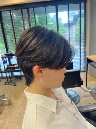 ショート センターパート特化 松本真那斗のヘアスタイル
