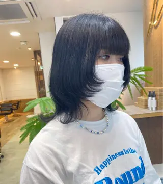 ショート カラー 横尾 歩のヘアスタイル