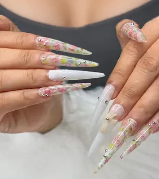 ネイル Mira Nail Studioのネイルデザイン