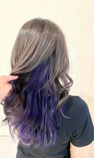 セミロング カラー 《インナーカラー》 YAMADAのヘアスタイル