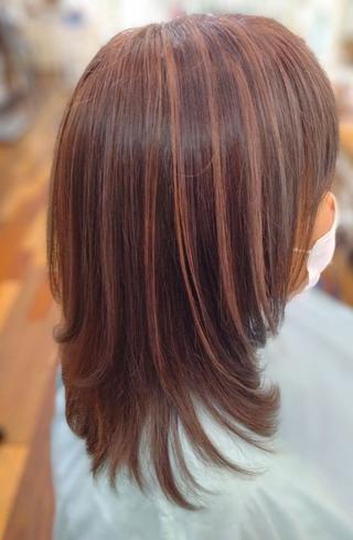 セミロング カラー 森長 咲子のヘアスタイル