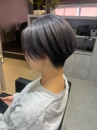 ショート カラー 谷 なづきのヘアスタイル
