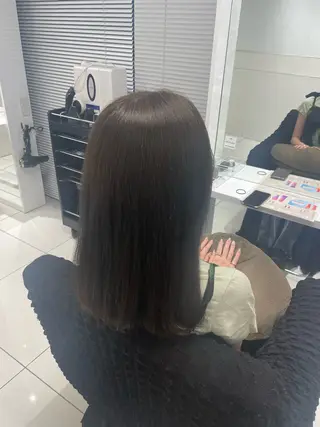 ミディアム カラー yuzuna ハイトーン 天神のヘアスタイル
