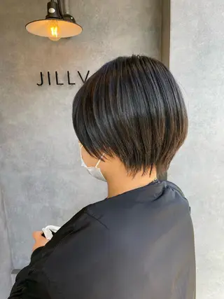 ショート レイヤーカット/ ダブルカラー/ナナミのヘアスタイル