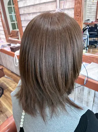 ミディアム 秋田弥生 /縮毛矯正/艶カラーのヘアスタイル