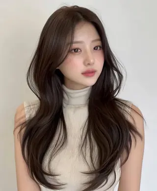 セミロング レイヤーカット⭐️ ハッシュカット特化のヘアスタイル