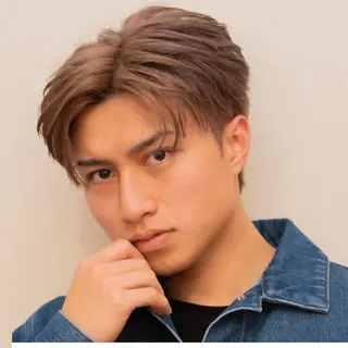 ショート カラー メンズ 鶴田 将清のヘアスタイル