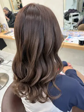 ロング カラー 外人風ハイライト/ 艶カラーのヘアスタイル