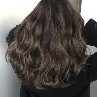 ミディアム カラー ヘアアレンジ 【公式】amble luxe池袋東口🩷のヘアスタイル
