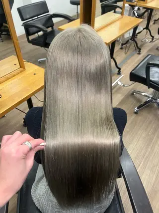 カラー 渡辺 鴻江のヘアスタイル