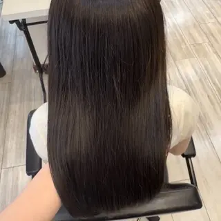 カラー ヤタベ イツキのヘアスタイル