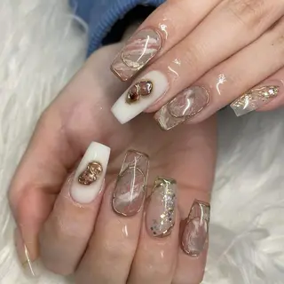 ミディアム ネイル Y. Sのネイルデザイン