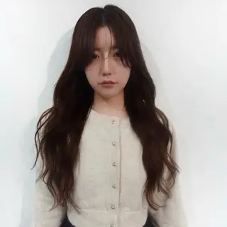 ロング XENA 表参道店のヘアスタイル
