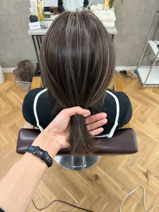 セミロング 1席のみの 美容室IKKIのヘアスタイル