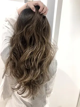 セミロング 夜23時まで予約🉑 reverieあきらのヘアスタイル