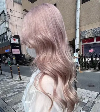 ロング カラー ヘアアレンジ ハッシュカット🩶 レイヤー/ハイトーンのヘアスタイル