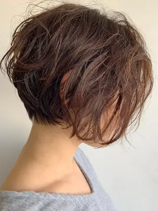 パーマ 💜ショート💜 ウルフ、ボブ二色亜美のヘアスタイル