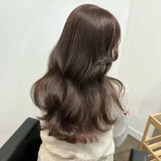 ロング 岡田 佳子のヘアスタイル