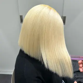 セミロング カラー 💫艶ハイトーン×髪 質改善💫リュウトのヘアスタイル