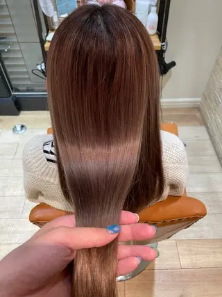 カラー しおり🍬 KOKORO🤍のヘアスタイル