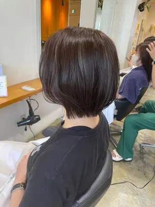 ミディアム カラー MIOベージュカラー 柔らかいカラーのヘアスタイル