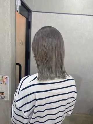 ショート YUI ハイトーンカラーのヘアスタイル