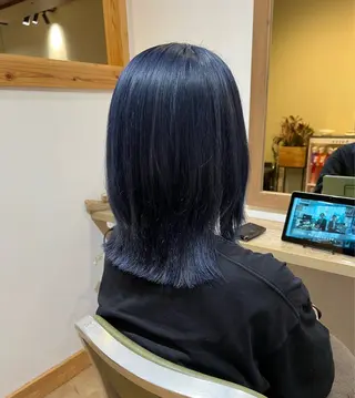 カラー 畝原 陽真里のヘアスタイル