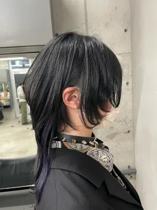 セミロング カラー インナーカラー 推し ブリーチ 髪質改善のヘアスタイル