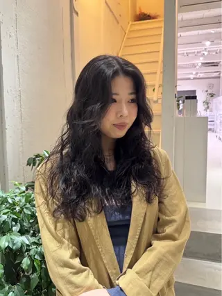 ロング パーマ まろやか透明感 カラー / Meiのヘアスタイル