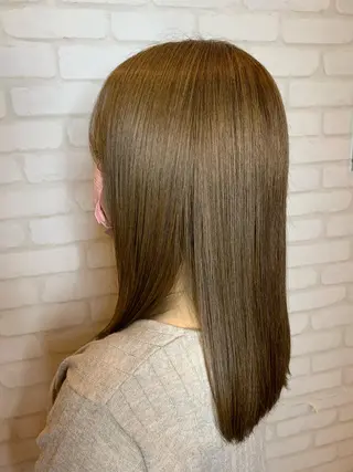 ロング カラー 秋葉 万柚子のヘアスタイル