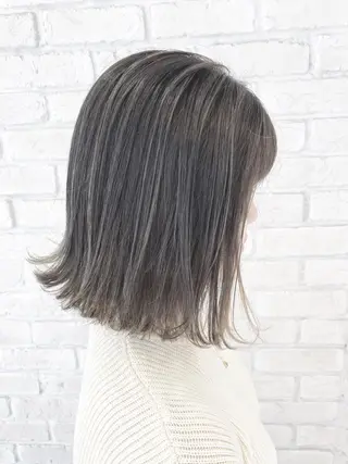 カラー あやか 白髪ぼかしハイライトのヘアスタイル