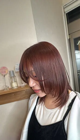 ミディアム カラー 根本 奈緒のヘアスタイル