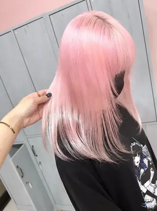 セミロング カラー ブリーチ特化🌈 MANATOのヘアスタイル