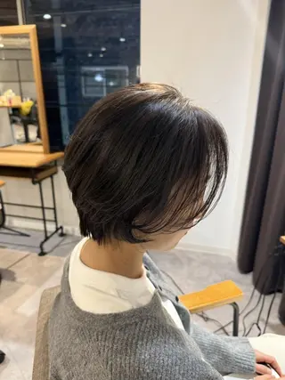ショート MIA スタイリストのヘアスタイル