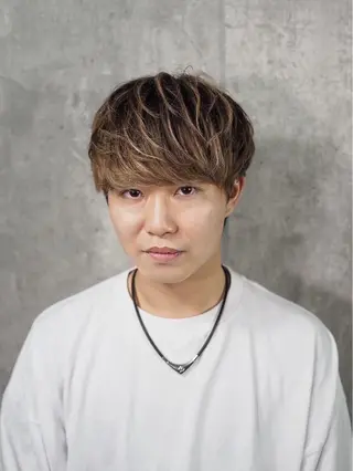 ミディアム 時野谷 心のヘアスタイル