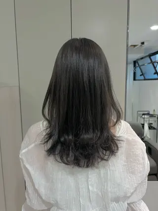 ロング 白土 さくらのヘアスタイル