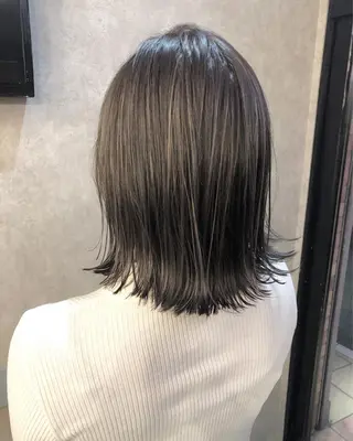 ミディアム カラー 顔周りレイヤーカット ブリーチminamiのヘアスタイル