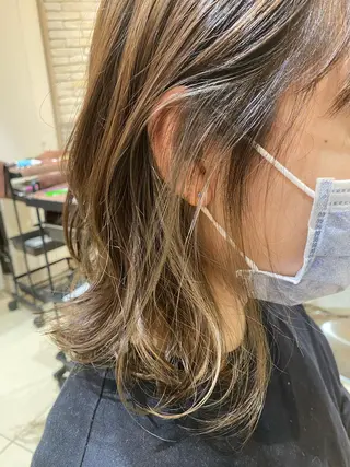ミディアム カラー 似合う髪型見つけます AYAKAのヘアスタイル