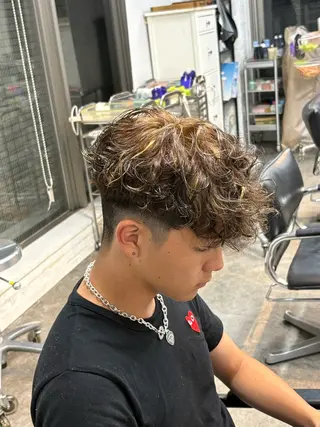 ショート パーマ メンズ メンズパーマ特化 fifth 平居俊太のヘアスタイル