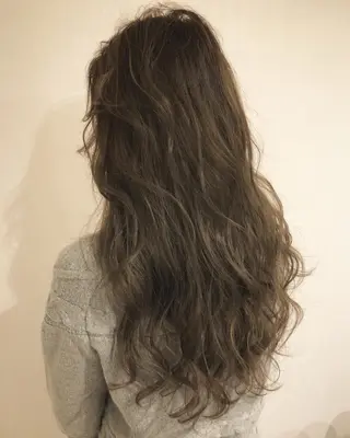 ロング Loob.TOKYO MIYA🌈のヘアスタイル