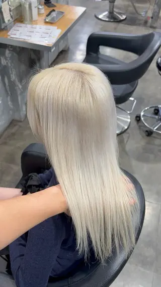 ロング カラー 🧸ハイトーン/ミル クティー🧸のヘアスタイル