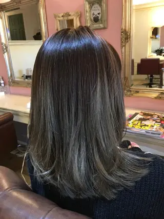 ミディアム カラー plaatje 義見のヘアスタイル