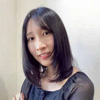 セミロング 渕 七海のヘアスタイル