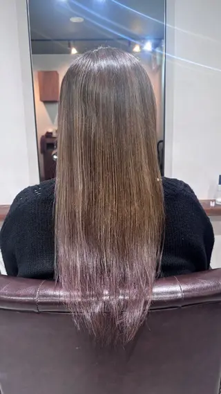 ロング 海老名駅🫧トレンド カラー🫧橋本小雪のヘアスタイル