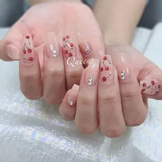 ネイル Queens 榊 まおのネイルデザイン